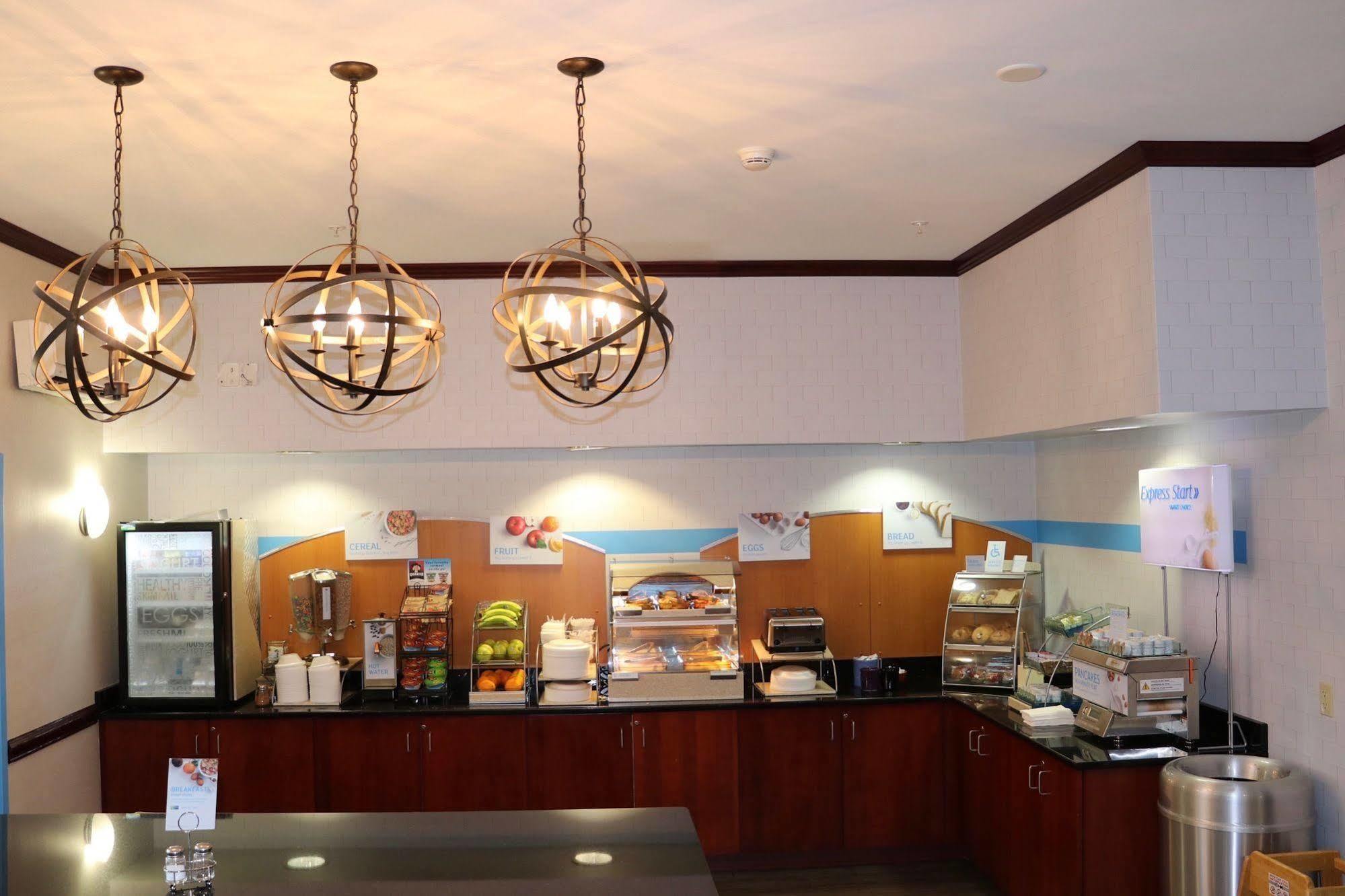 Holiday Inn Express And Suites Allentown West By Ihg Eksteriør bilde